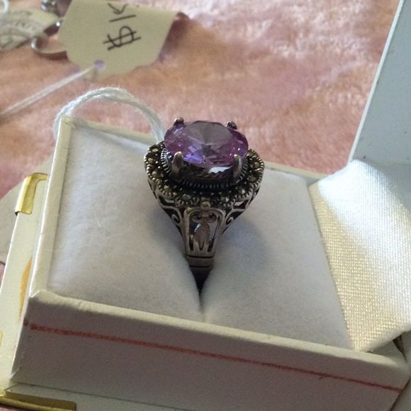 Large sterling silver Amethyst ring estate sell piece. 925 silver size 8